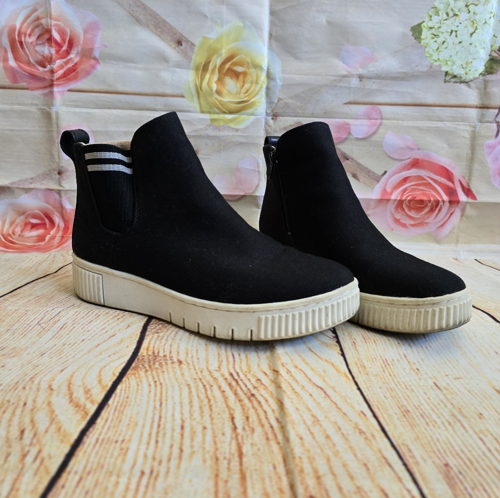 SOUL black suede platform bootie